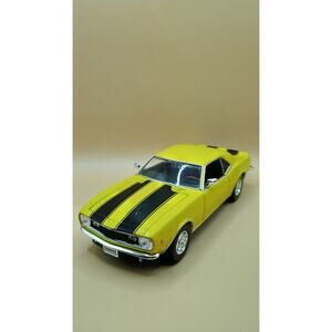 Welly 1968 Chevrolet Camaro Z28 1/24 Scale Diecast (Yellow & Black)
